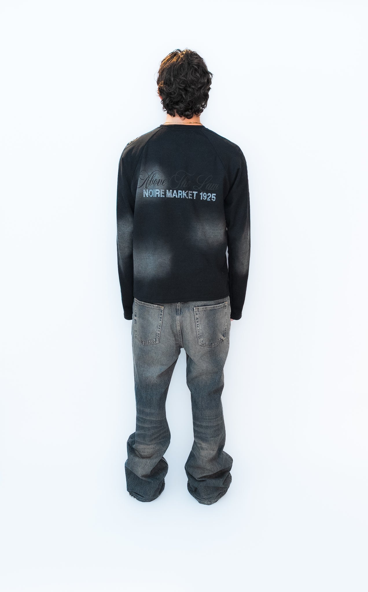 Longsleeve+ [noire on noire]